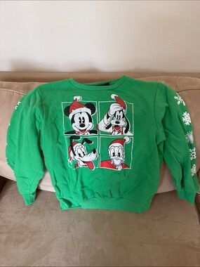 EUC Disney Green Holiday/Christmas Sweatshirt w/Mickey, Goofy, Pluto & Donald